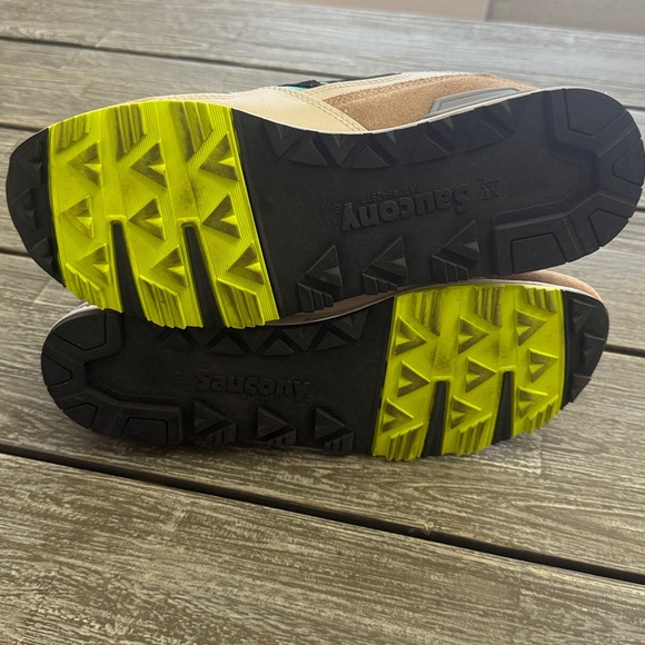 Saucony Courageous. Mens 11. Used. - Picture 6 of 8